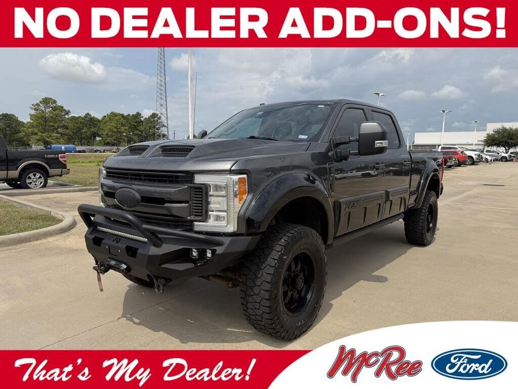 2018 Ford F-250 Super Duty Lariat — photo 1 of 11