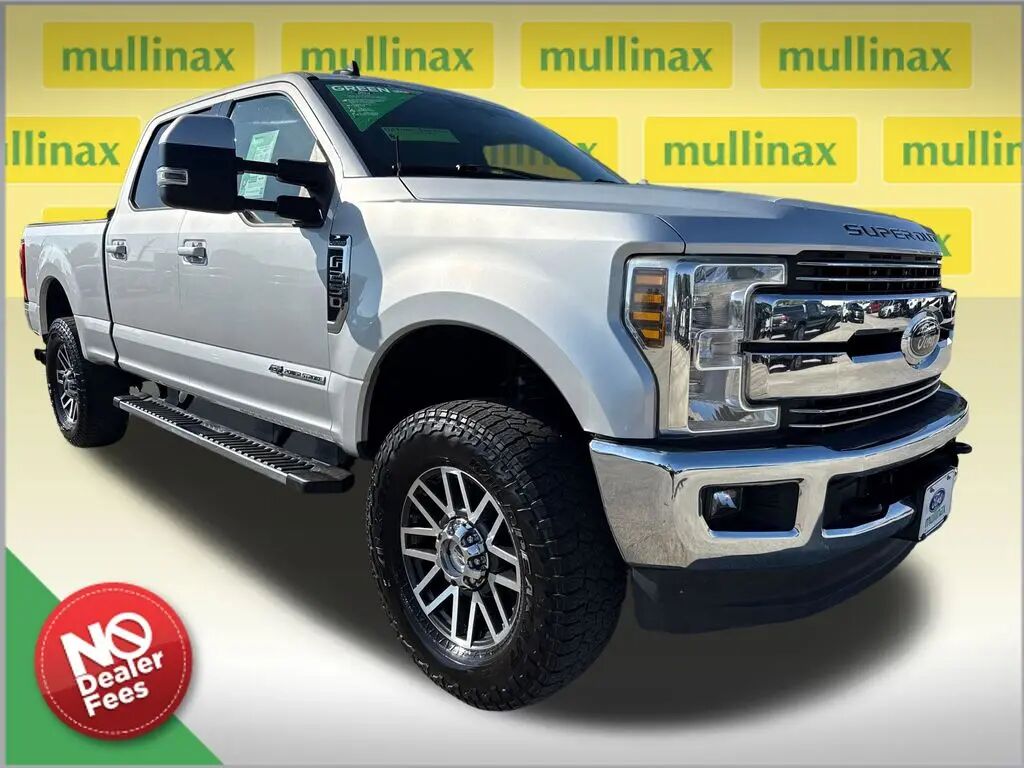 2019 Ford F-250 Super Duty Lariat — photo 1 of 24