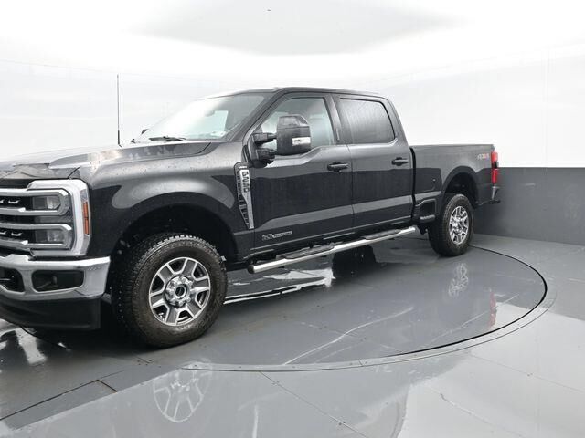 2024 Ford F-250 Super Duty Lariat — photo 1 of 13