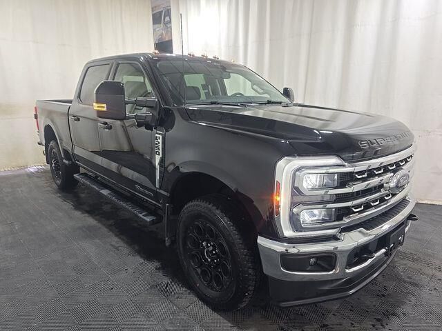 2025 Ford F-250 Super Duty Lariat — photo 1 of 27
