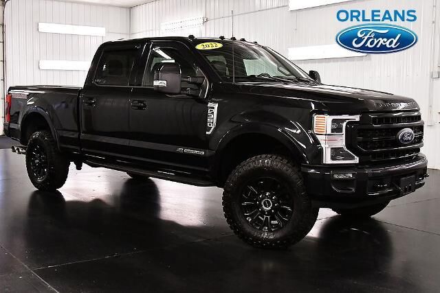 2022 Ford F-350 Super Duty Lariat — photo 1 of 13