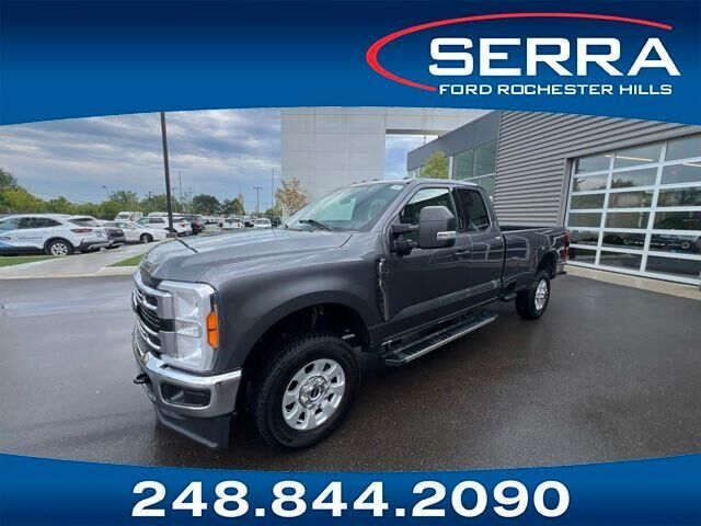 2023 Ford F-250 Super Duty Lariat — photo 1 of 26