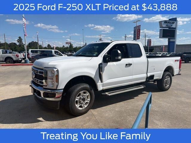 2025 Ford F-250 Super Duty XLT