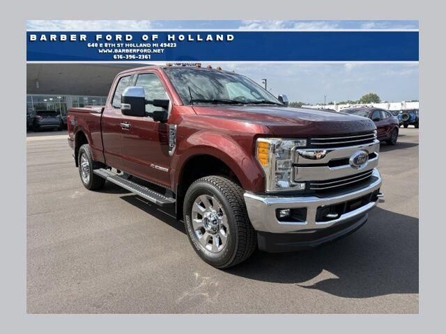 2017 Ford F-250 Super Duty Lariat — photo 1 of 13