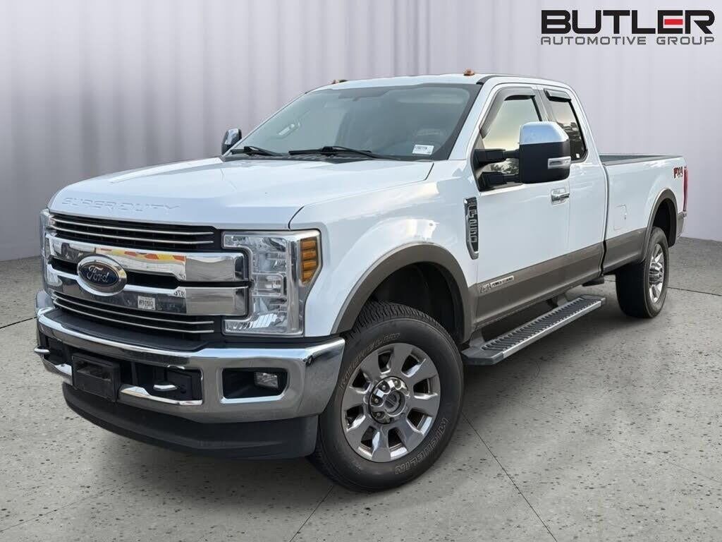 2018 Ford F-250 Super Duty Lariat — photo 1 of 11
