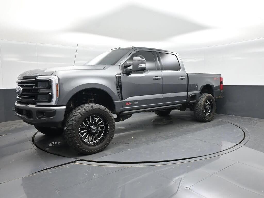 2025 Ford F-250 Super Duty Platinum — photo 1 of 1