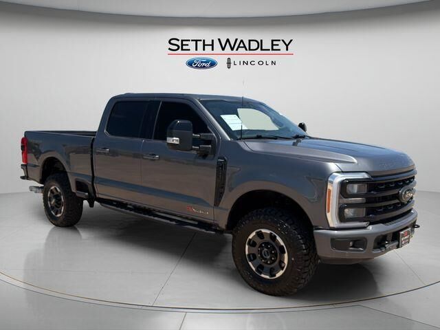 2023 Ford F-250 Super Duty Lariat — photo 1 of 13
