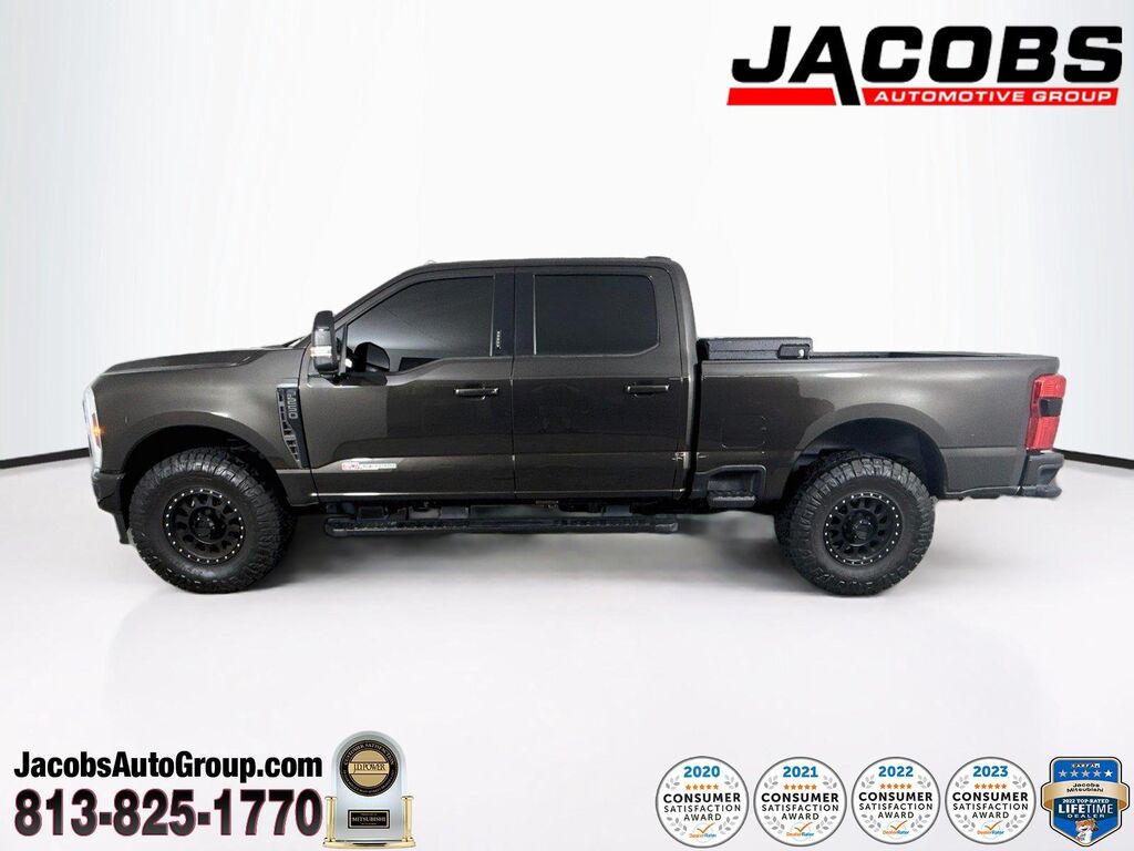 2024 Ford F-250 Super Duty Lariat — photo 1 of 26