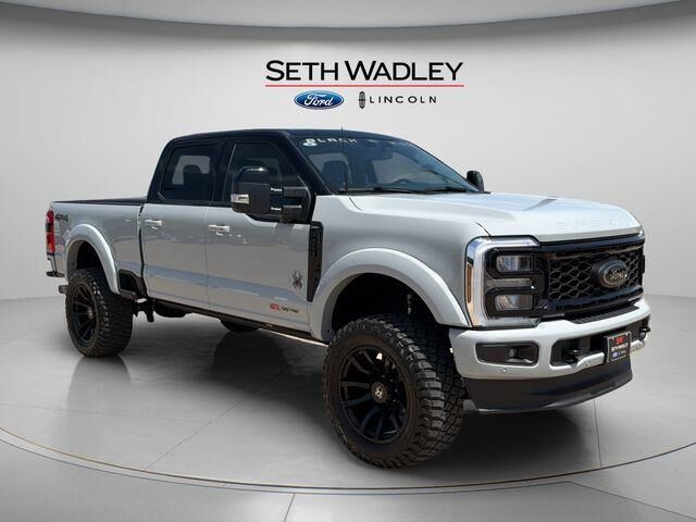 2025 Ford F-250 Super Duty Lariat — photo 1 of 13