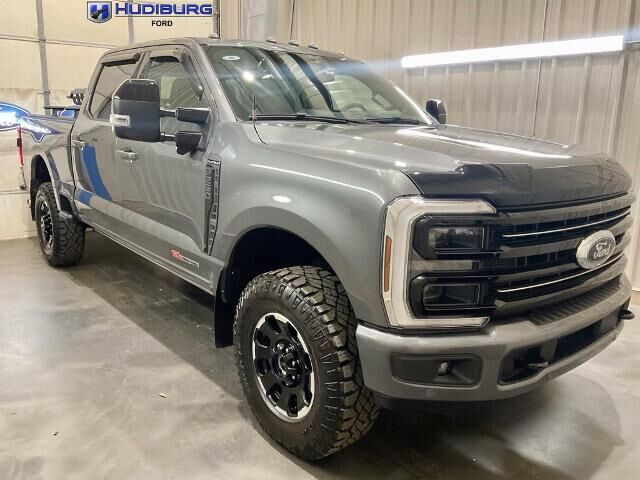 2025 Ford F-250 Super Duty Platinum