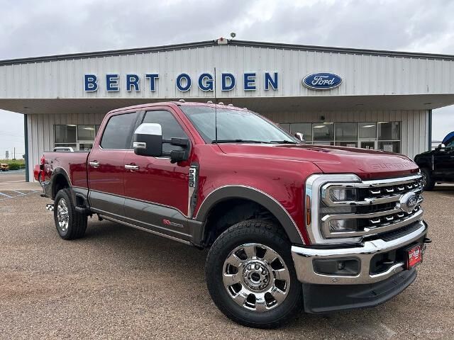 2025 Ford F-250 Super Duty Lariat — photo 1 of 26