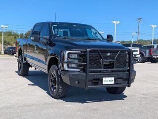 2025 Ford F-250 Super Duty Lariat — photo 1 of 30