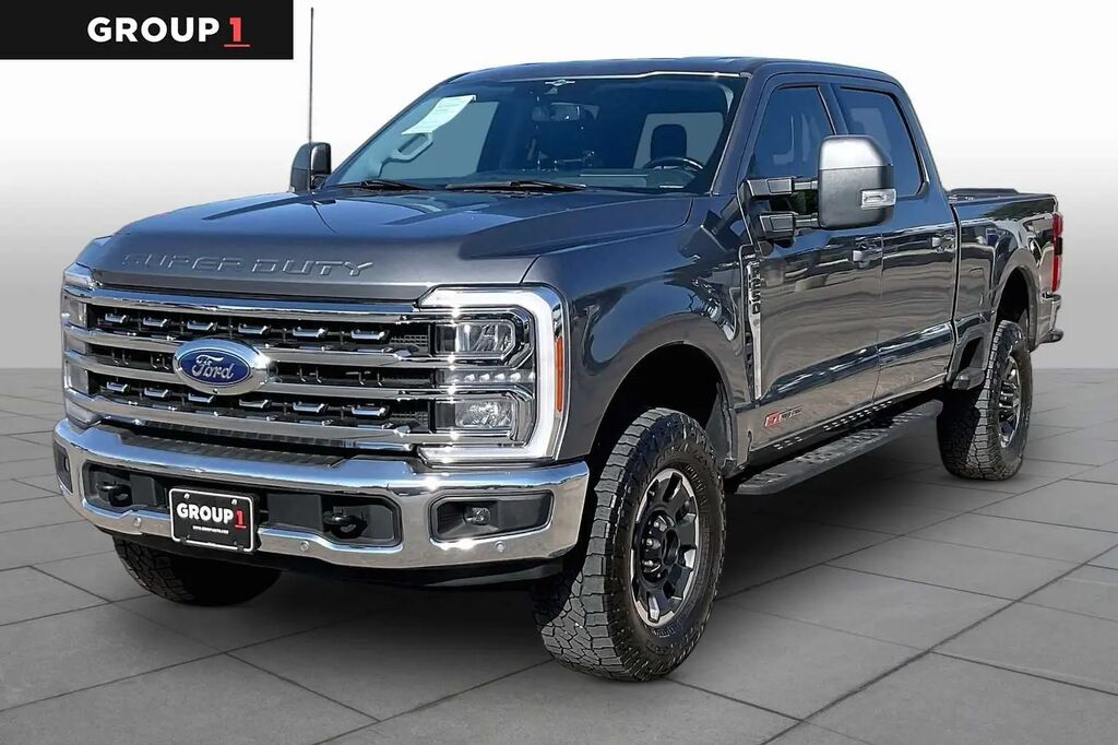 2023 Ford F-250 Super Duty Lariat — photo 1 of 13