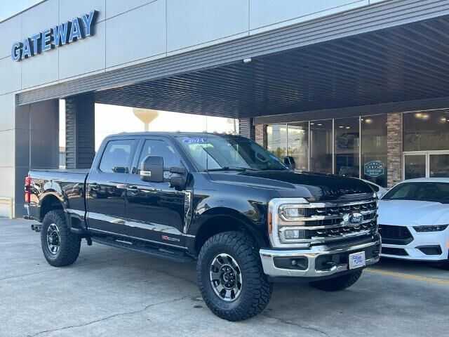 2024 Ford F-250 Super Duty Lariat — photo 1 of 26