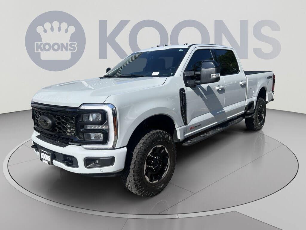 2025 Ford F-250 Super Duty Lariat — photo 1 of 2