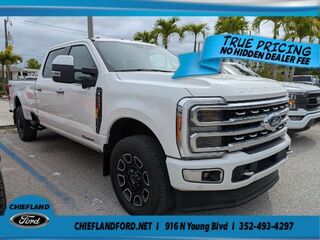 2023 Ford F-250 Super Duty Platinum — photo 1 of 8
