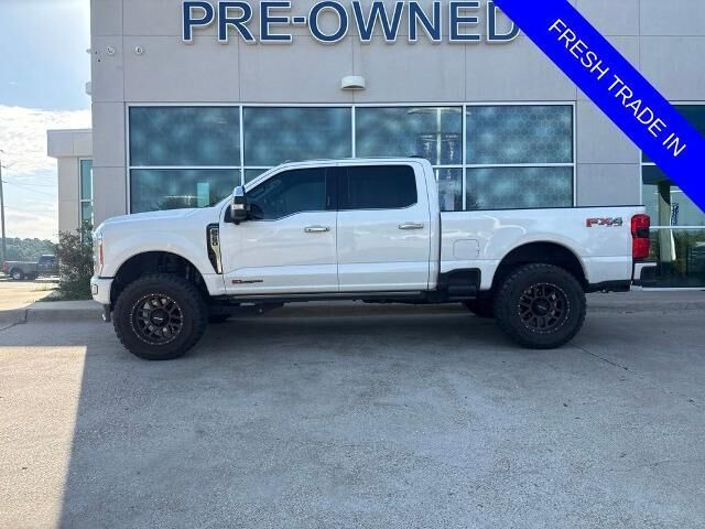 2023 Ford F-250 Super Duty Platinum — photo 1 of 26