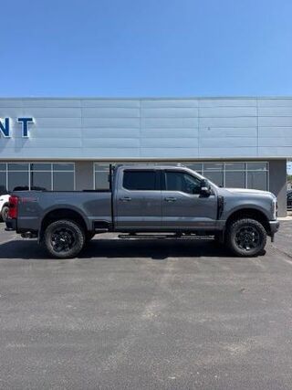 2024 Ford F-250 Super Duty Lariat — photo 1 of 13