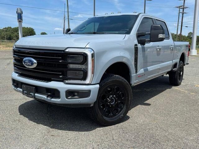 2025 Ford F-250 Super Duty Platinum — photo 1 of 26
