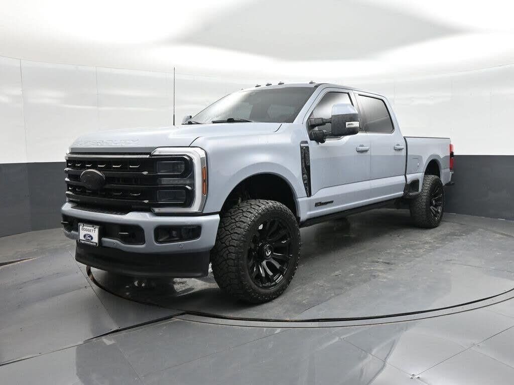 2024 Ford F-250 Super Duty Platinum — photo 1 of 1