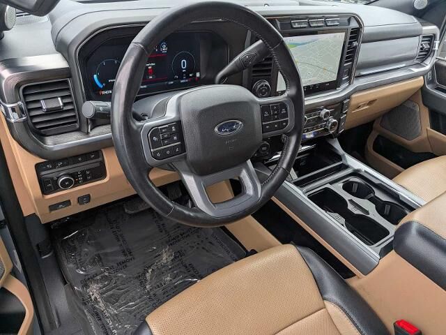 2024 Ford F-250 Super Duty Lariat — photo 1 of 13