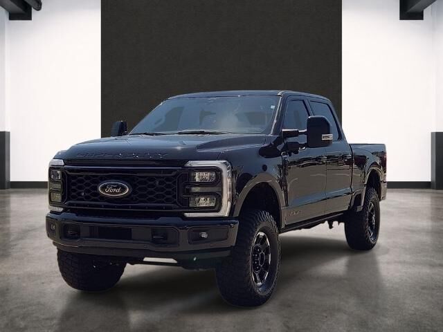 2025 Ford F-250 Super Duty Lariat — photo 1 of 35