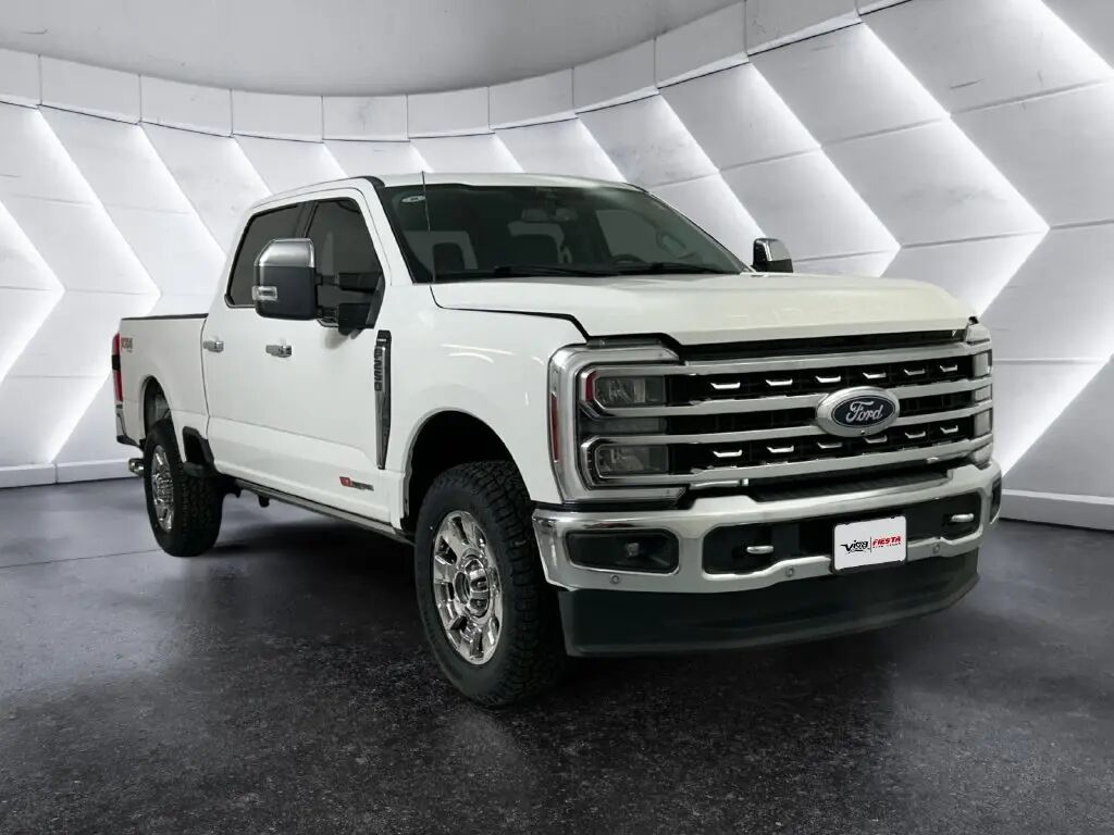 2024 Ford F-250 Super Duty Lariat — photo 1 of 13