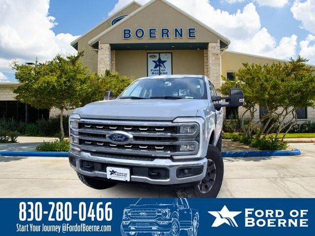 2024 Ford F-250 Super Duty Lariat — photo 1 of 13
