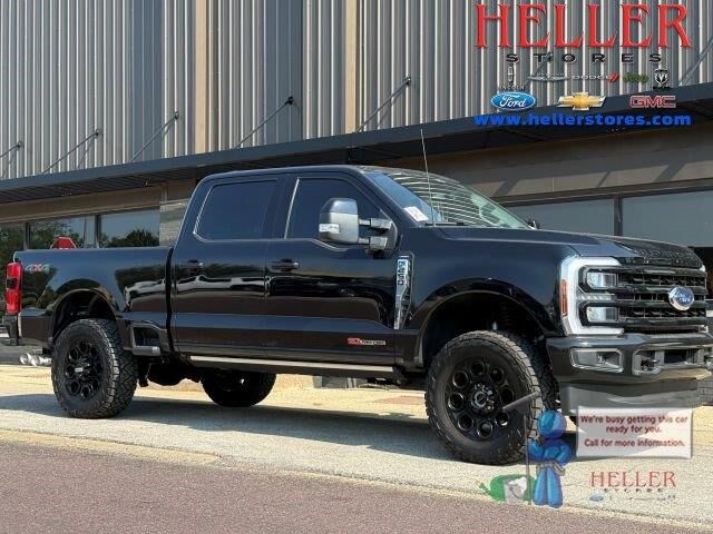 2025 Ford F-250 Super Duty Lariat — photo 1 of 2
