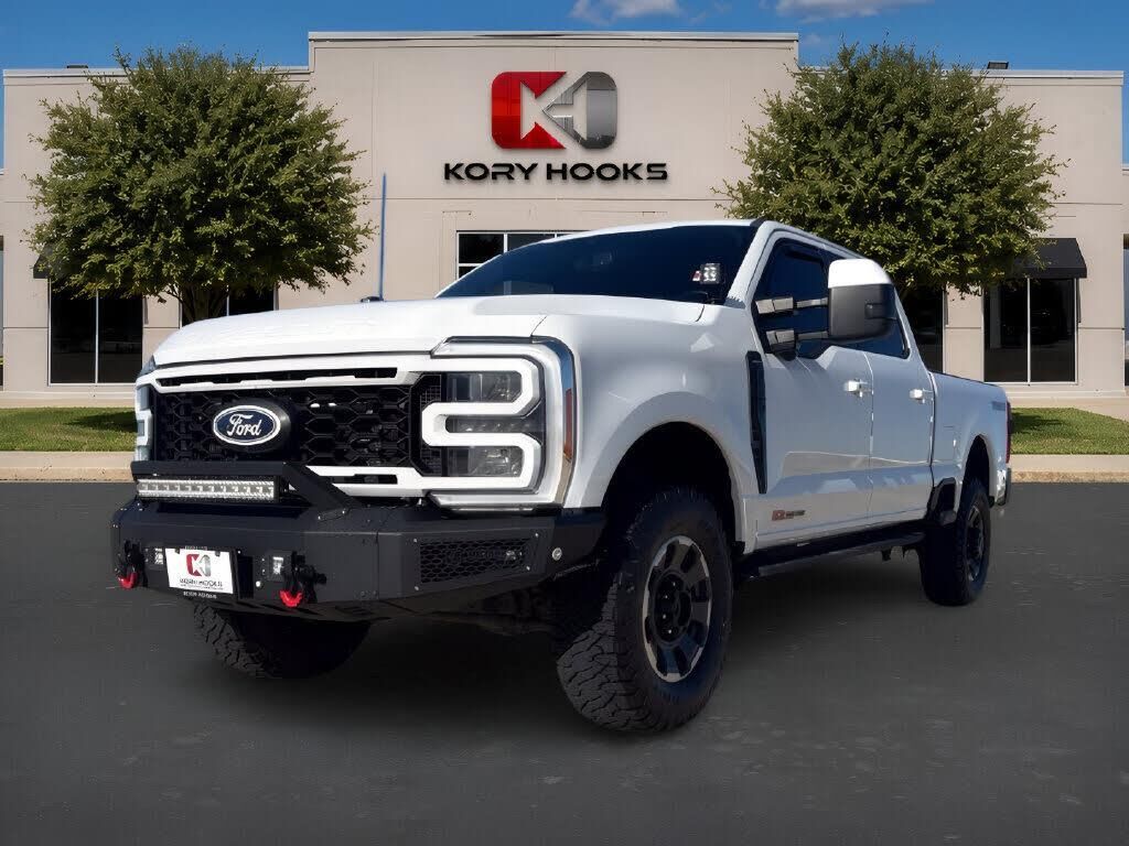 2023 Ford F-250 Super Duty Lariat — photo 1 of 1