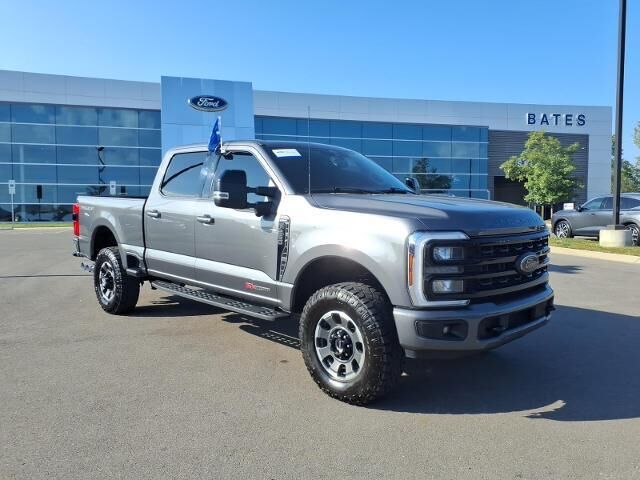 2024 Ford F-250 Super Duty Lariat — photo 1 of 13