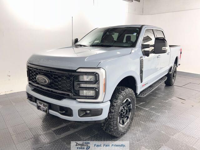 2025 Ford F-250 Super Duty Lariat — photo 1 of 26