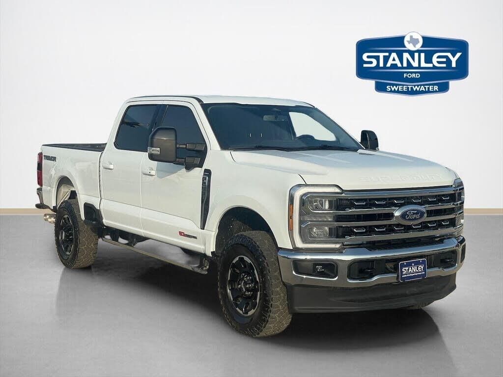 2025 Ford F-250 Super Duty Lariat — photo 1 of 17