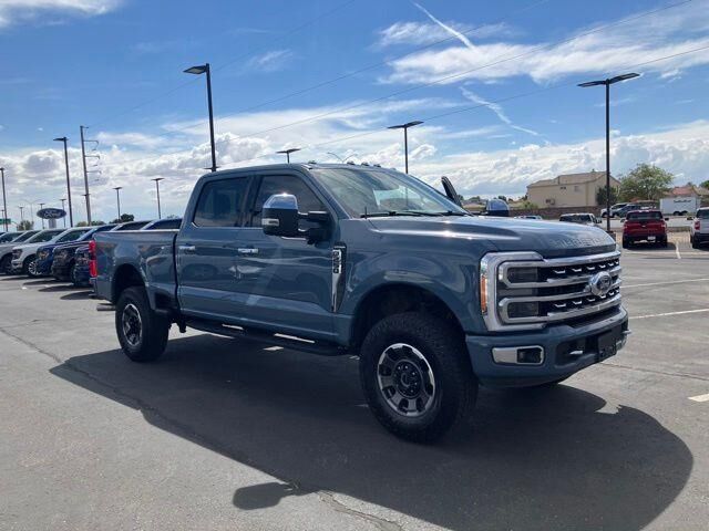 2023 Ford F-250 Super Duty Platinum — photo 1 of 39