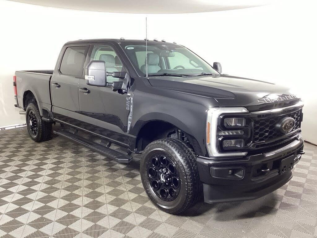 2025 Ford F-250 Super Duty XLT — photo 1 of 3