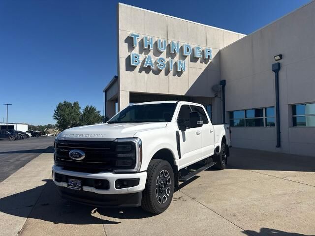 2026 Ford F-250 Super Duty Platinum — photo 1 of 13
