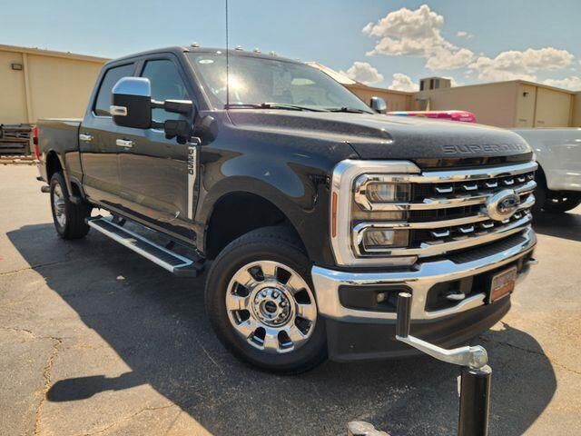 2024 Ford F-250 Super Duty Lariat — photo 1 of 26