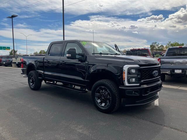 2023 Ford F-250 Super Duty Lariat — photo 1 of 26