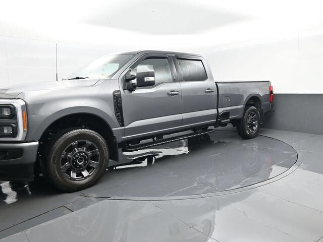 2023 Ford F-250 Super Duty Lariat — photo 1 of 26