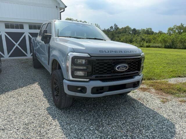 2024 Ford F-250 Super Duty Lariat — photo 1 of 13