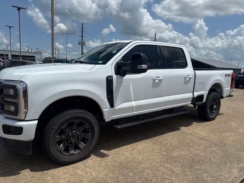 2024 Ford F-250 Super Duty Lariat — photo 1 of 5