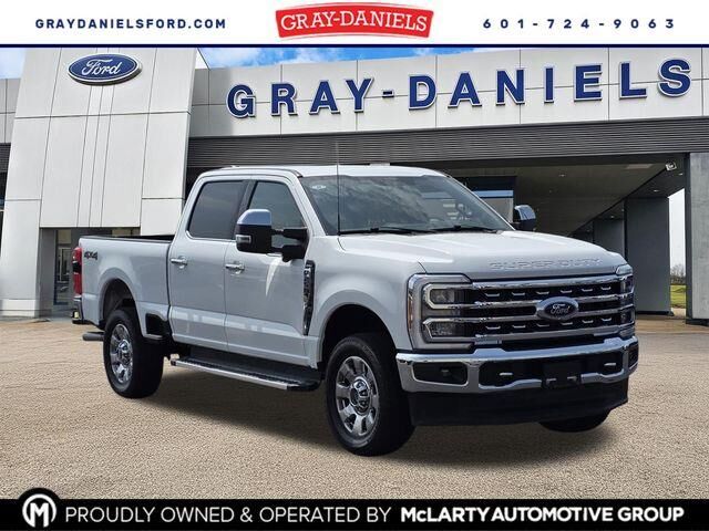 2023 Ford F-250 Super Duty Lariat — photo 1 of 39
