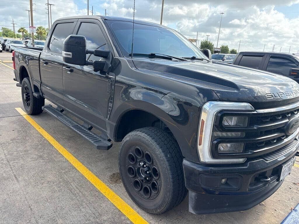 2024 Ford F-250 Super Duty Lariat — photo 1 of 3