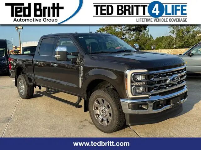 2025 Ford F-250 Super Duty Lariat — photo 1 of 12