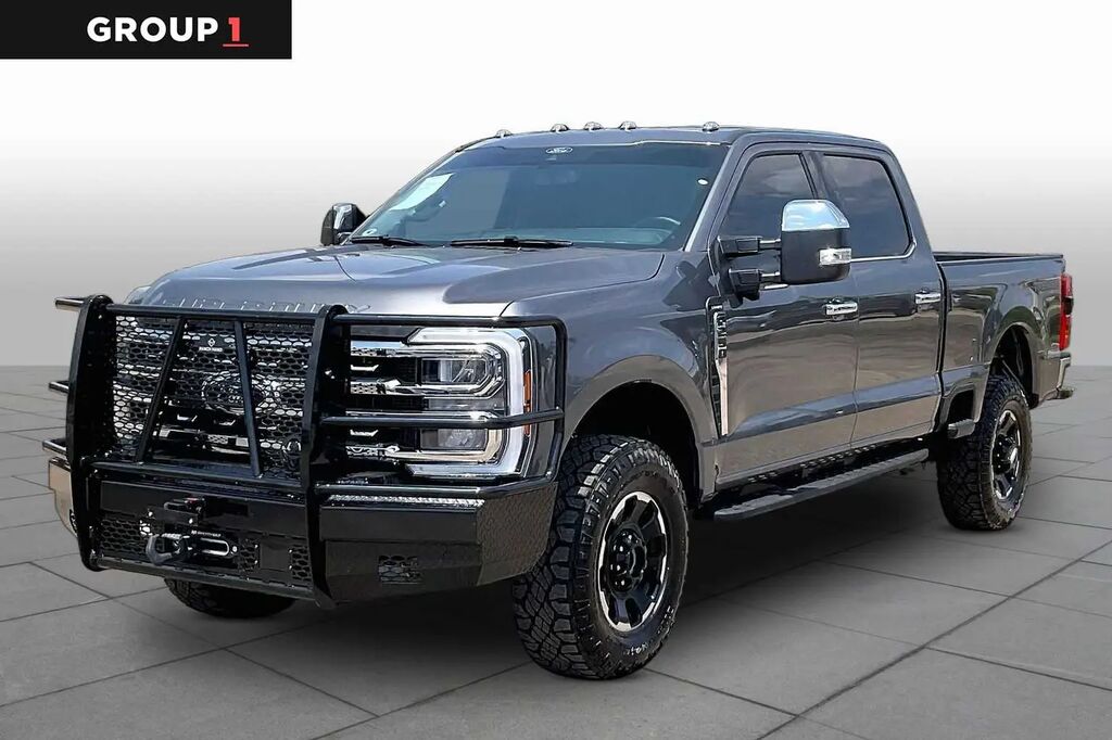 2025 Ford F-250 Super Duty Lariat — photo 1 of 25