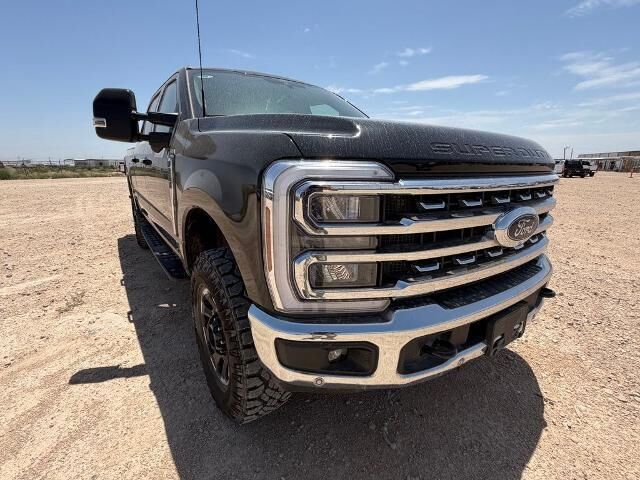 2026 Ford F-250 Super Duty Lariat — photo 1 of 15