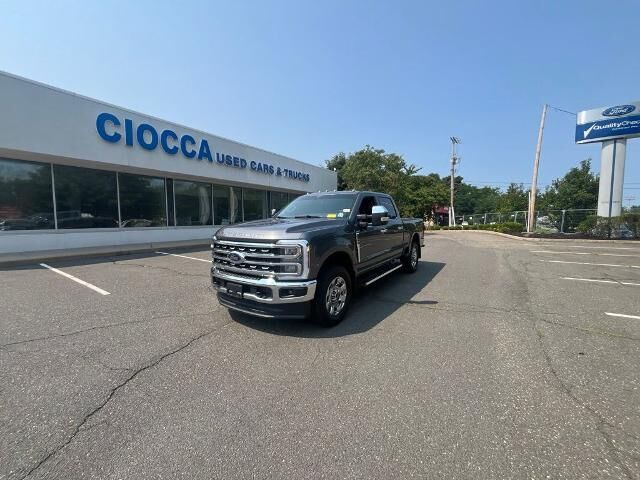 2026 Ford F-250 Super Duty Lariat — photo 1 of 26