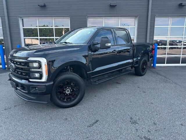 2023 Ford F-250 Super Duty Lariat — photo 1 of 15