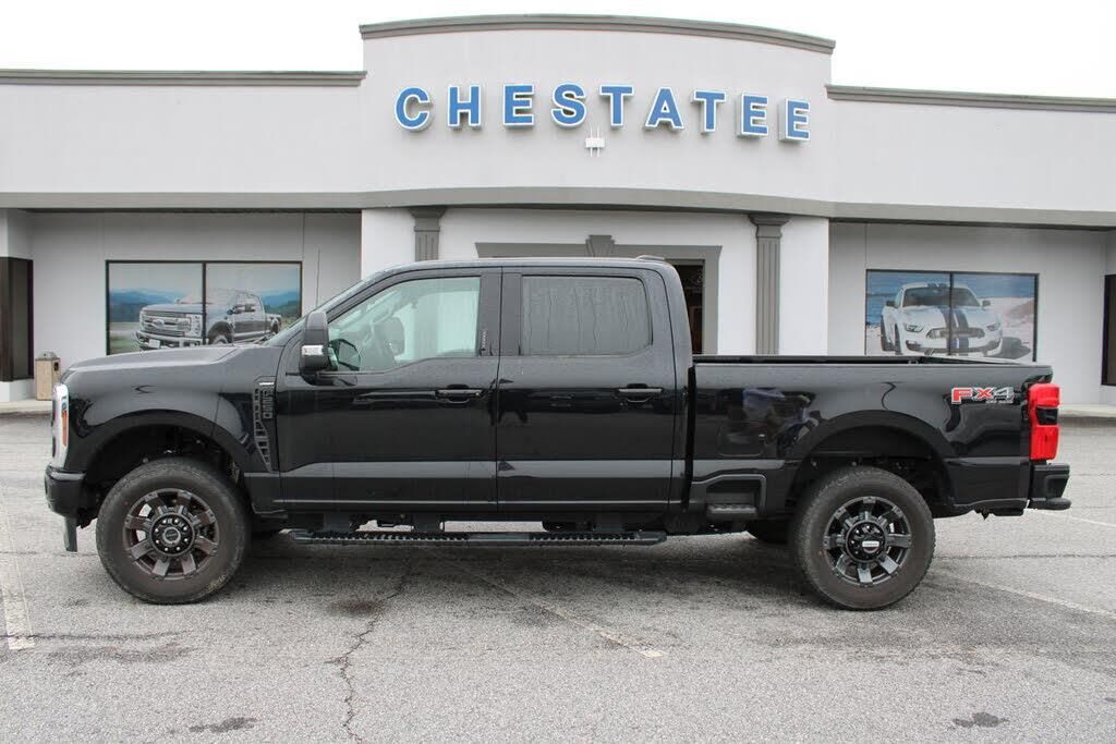 2024 Ford F-250 Super Duty Lariat — photo 1 of 1