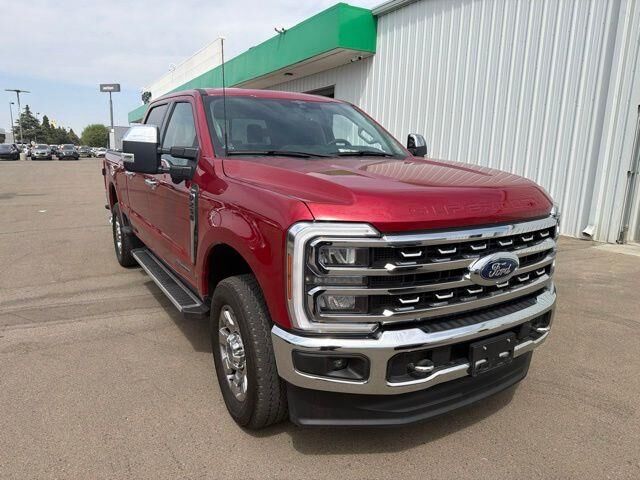 2023 Ford F-250 Super Duty Lariat — photo 1 of 34